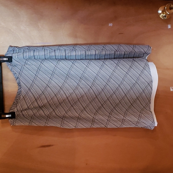 Merona skirt - Picture 2 of 3